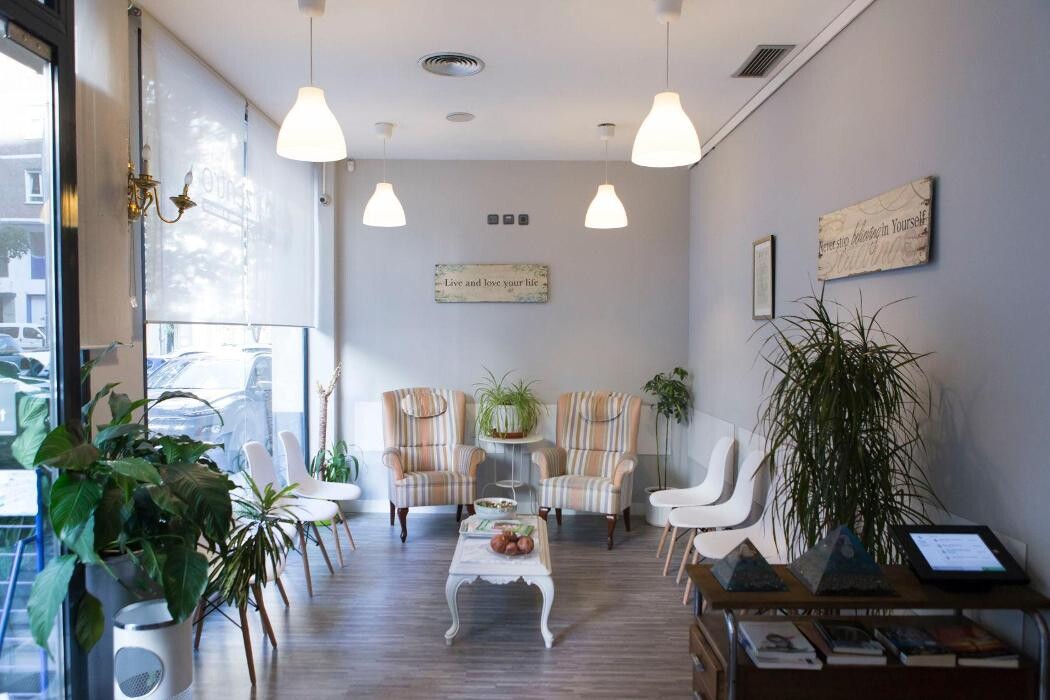 Images Coworking Sanitario: Alquiler de espacios en Madrid - Alzentro