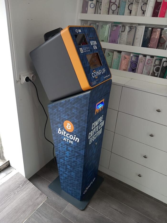Images CoinFlip Bitcoin ATM - Mes Que Mobils (Les Corts)