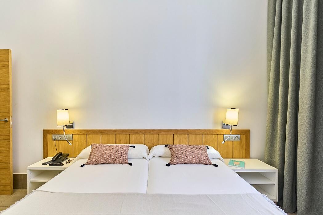 Images The Book Factory Hostel by gaiarooms