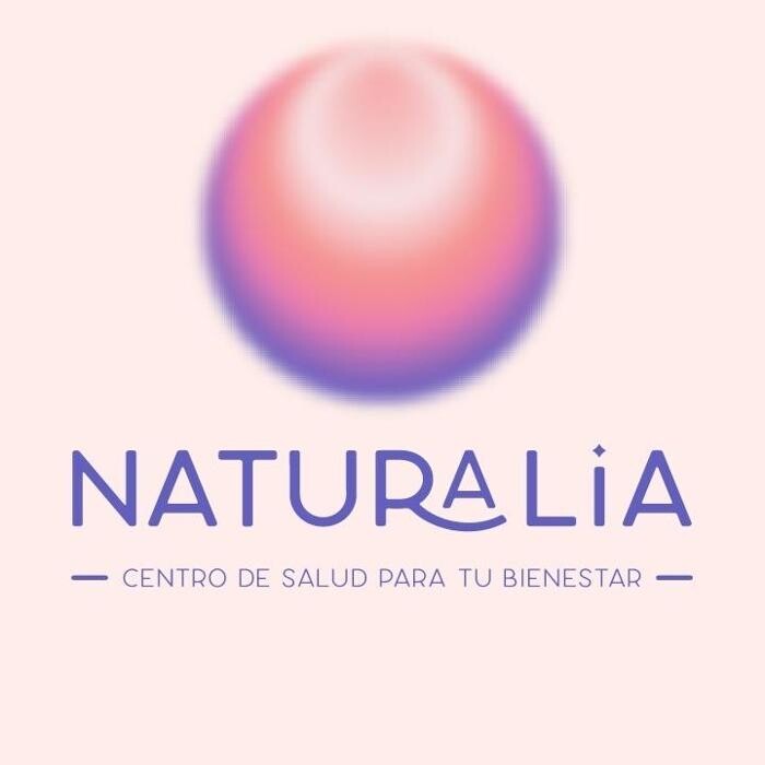 NATURALIA - Centro de salud para tu bienestar Logo