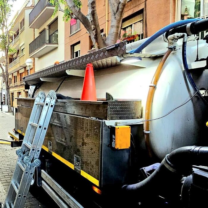 Images Doctor Desatascos Camion CUBA - Barcelona - 24/7