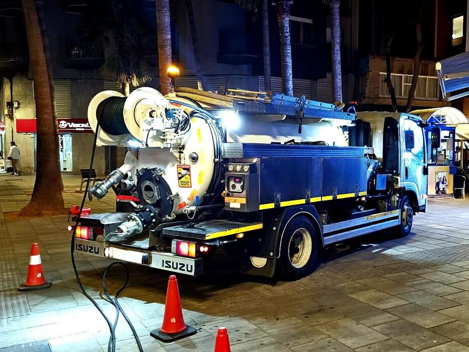 Images Doctor Desatascos Camion CUBA - Barcelona - 24/7