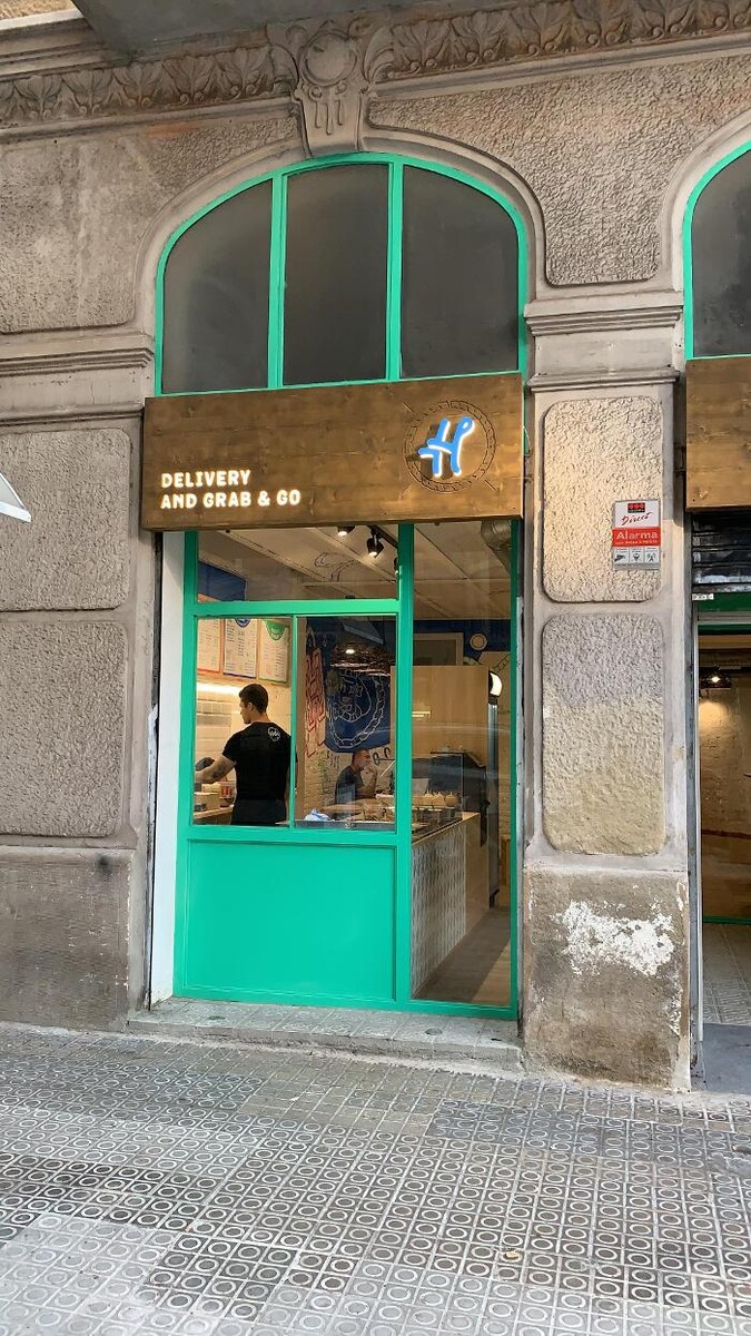 Images Hula Poke Food Barcelona - Sagrada Familia | Healthy Hawaiian Food