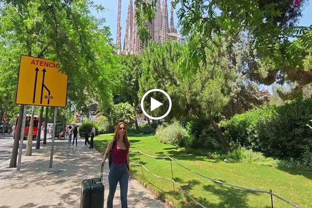 Images Perfect Lockers - Luggage storage 24h at Sagrada Familia - 30% off Promotion - Cheapest Lockers in Barcelona Guaranteed