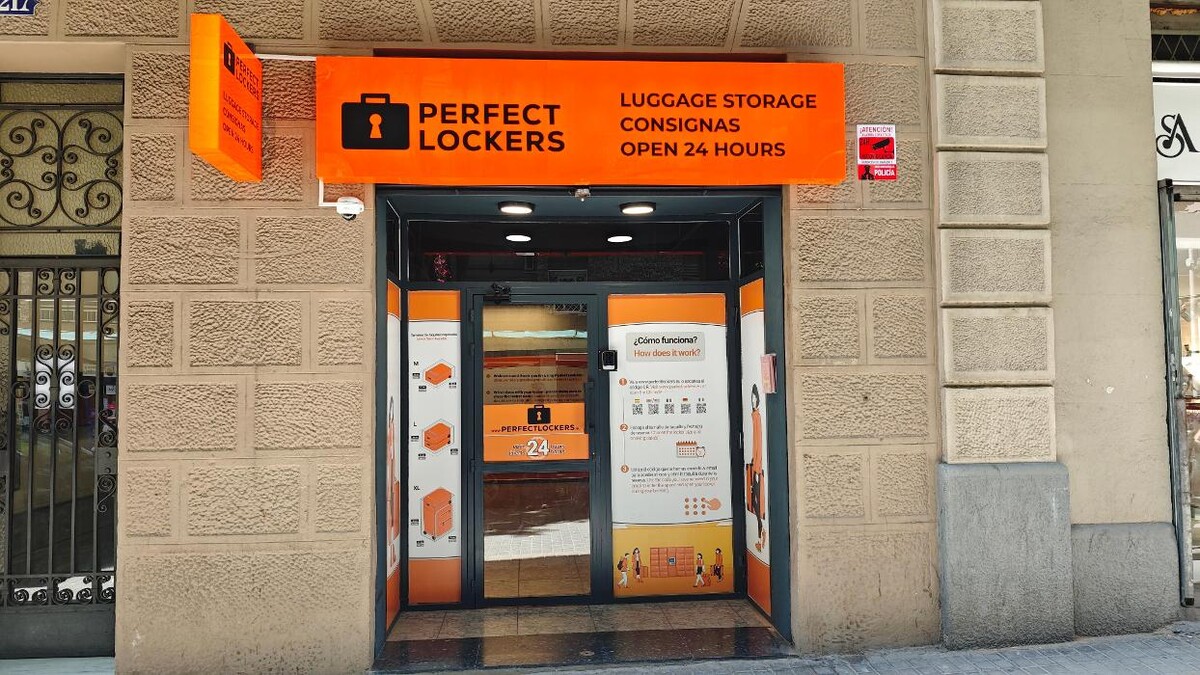 Images Perfect Lockers - Luggage storage 24h at Sagrada Familia - 30% off Promotion - Cheapest Lockers in Barcelona Guaranteed