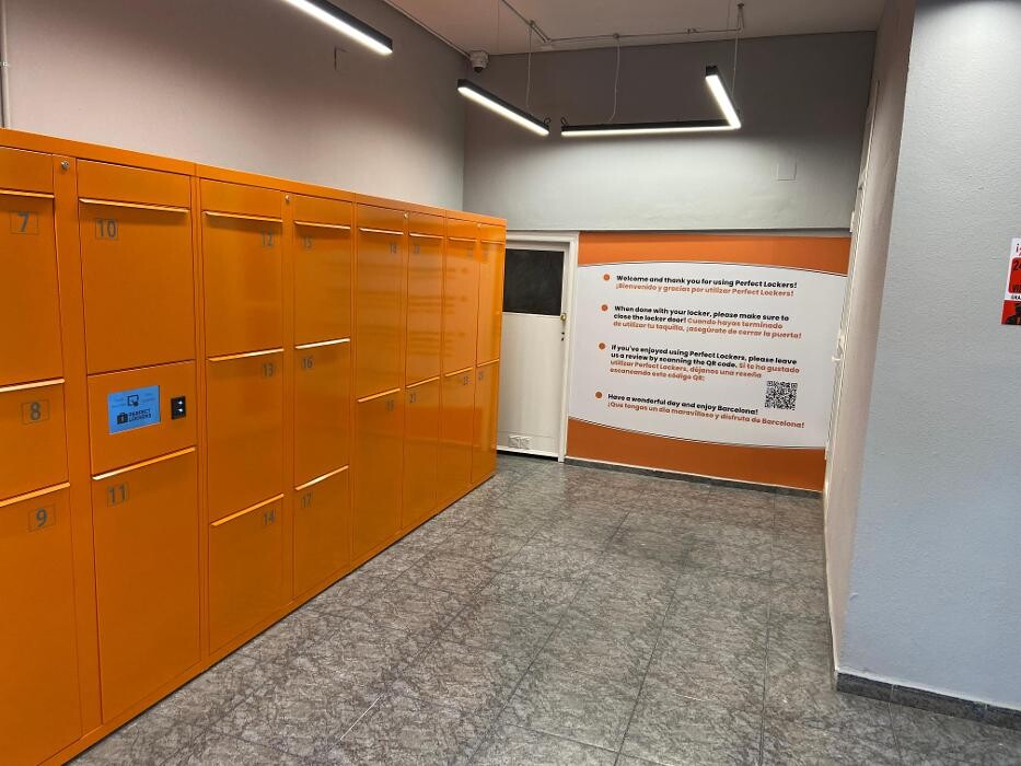 Images Perfect Lockers - Luggage storage 24h at Sagrada Familia - 30% off Promotion - Cheapest Lockers in Barcelona Guaranteed
