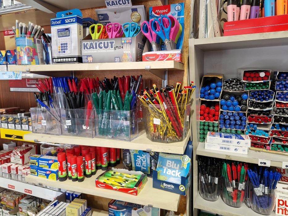 Images Un Xic de Tot: tabacs & quiosc