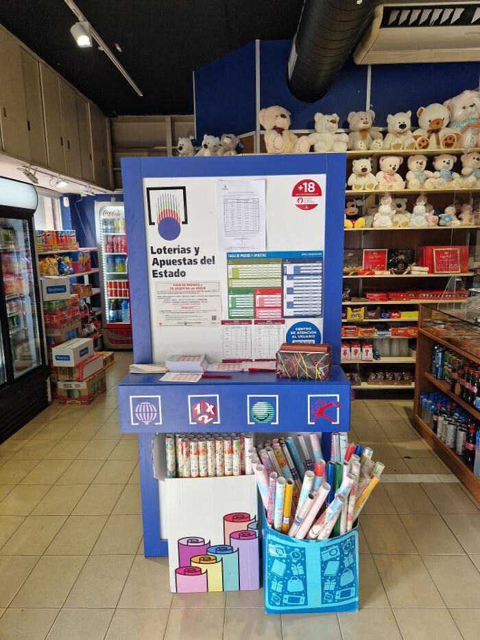 Images Un Xic de Tot: tabacs & quiosc