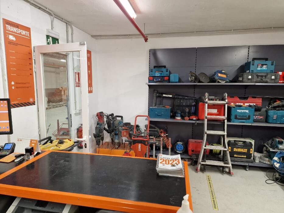 Images TOOLQUICK L'EIXAMPLE ALQUILER MAQUINARIA