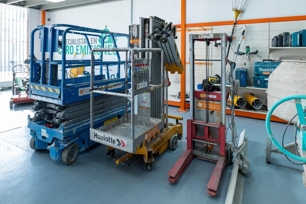 Images TOOLQUICK MARBELLA ALQUILER DE MAQUINARIA