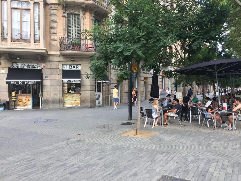 Images Restaurante & Tapas Arc de Triomf | Cocina Mediterránea Barcelona