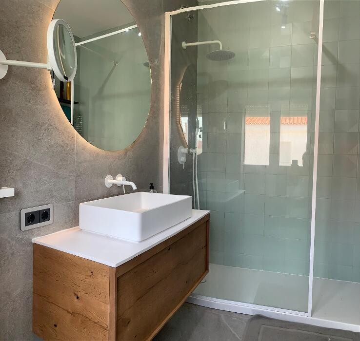 Images Artefactum Studio.