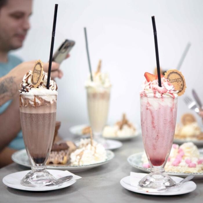 Images Heladería Crepería Snoopy ZigZag