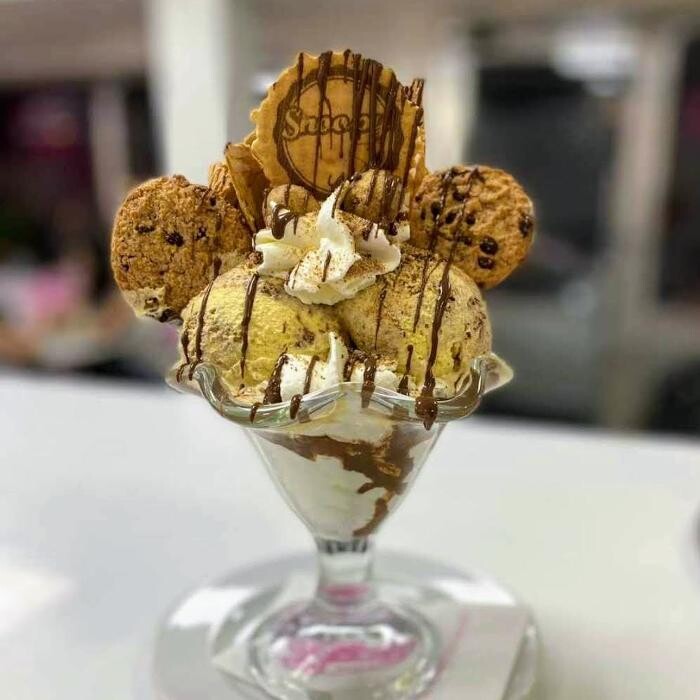 Images Heladería Crepería Snoopy ZigZag