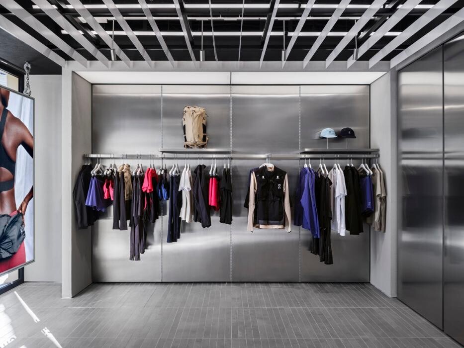 Images On Store Madrid Serrano