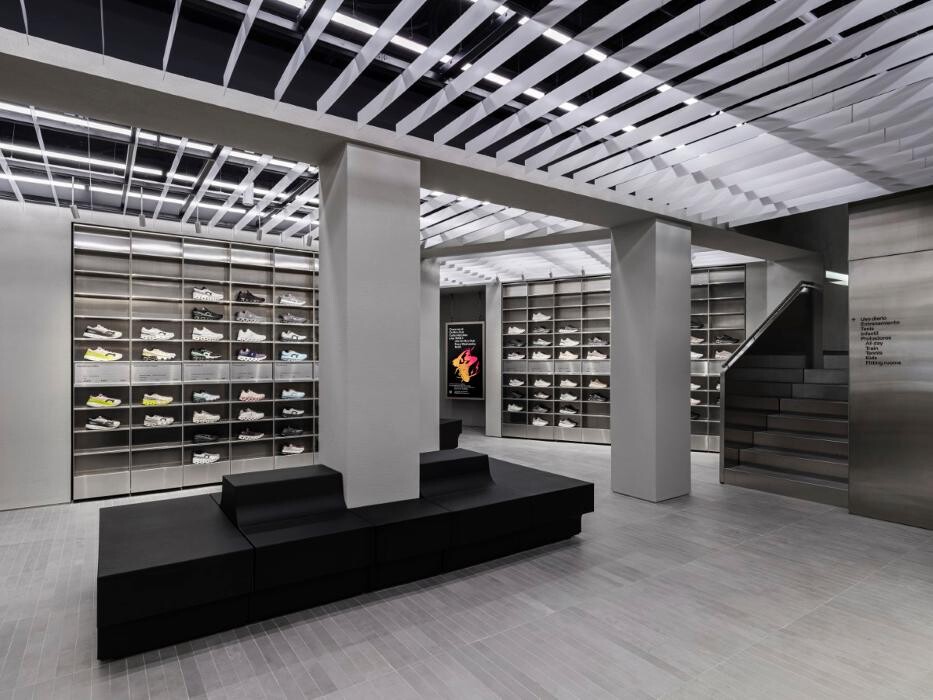 Images On Store Madrid Serrano