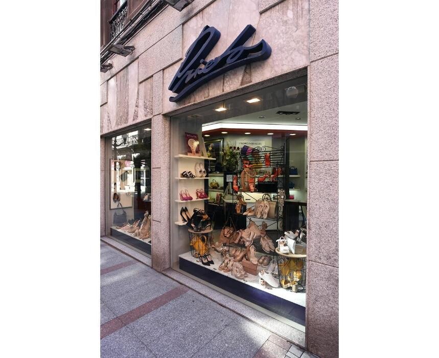 Images Calzados Prietos