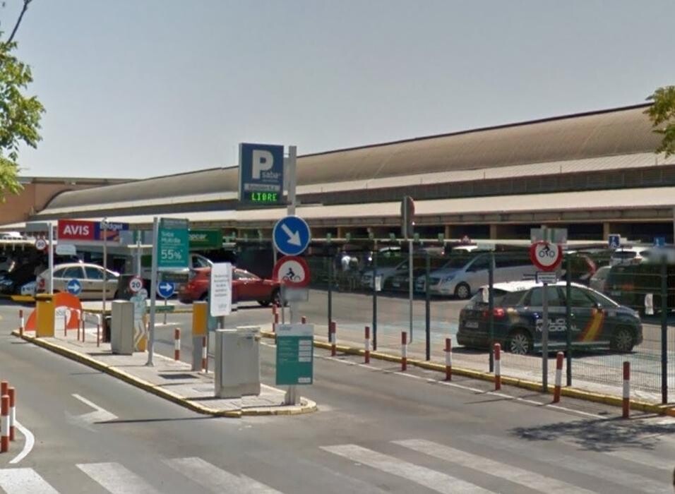 Images Parking Saba Estación Tren Sevilla - Santa Justa P1 y P3
