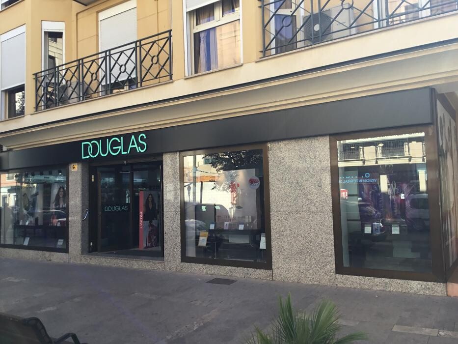 Images Douglas Perfumería