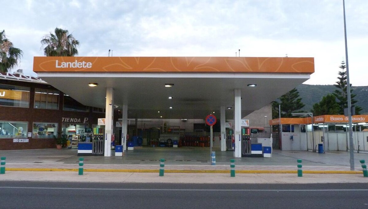 Images Gasolinera Landete