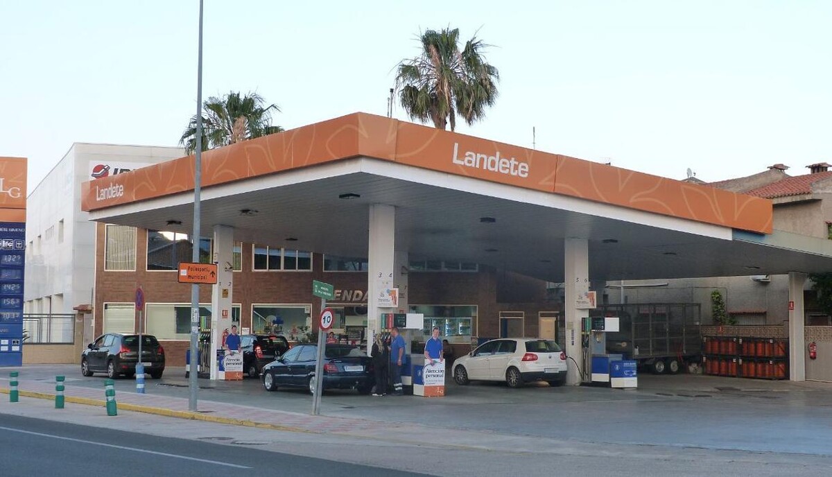 Images Gasolinera Landete