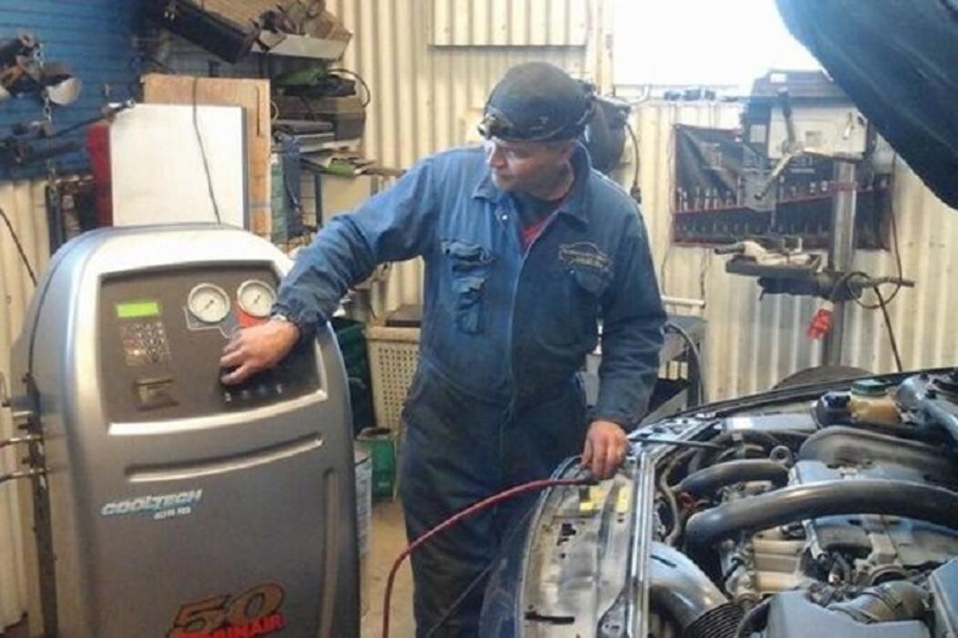 Images Koneurakointi M. Tissari / Autohuolto Tissari