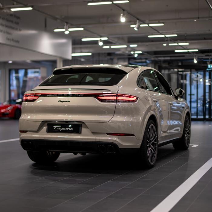 Images Porsche Center Tampere