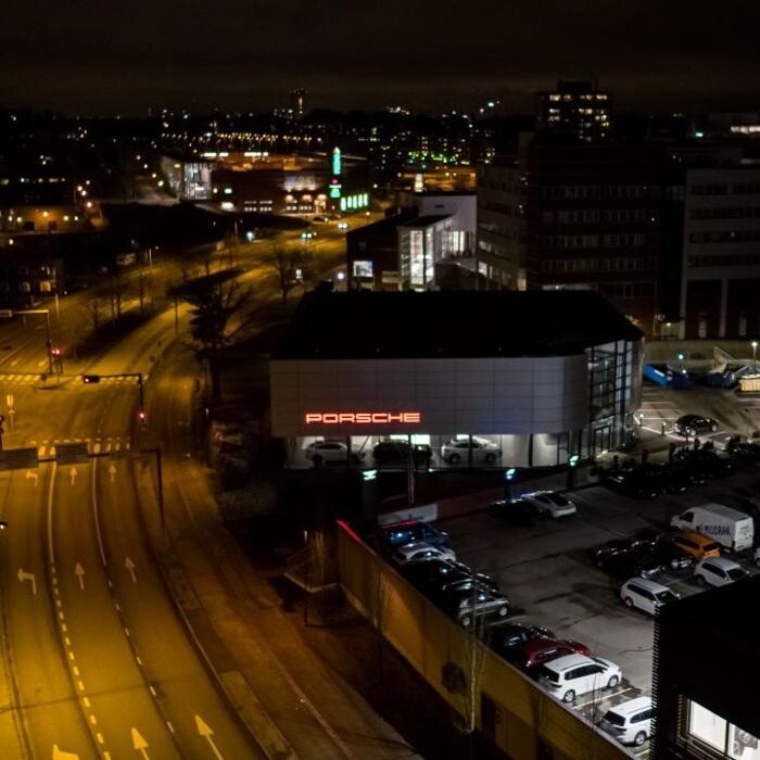 Images Porsche Center Espoo