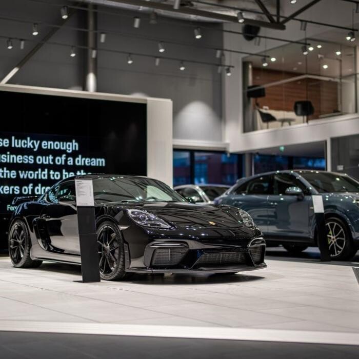 Images Porsche Center Espoo