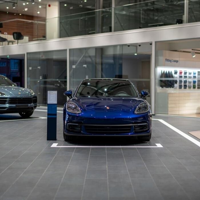 Images Porsche Center Espoo