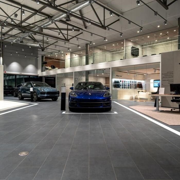 Images Porsche Center Espoo