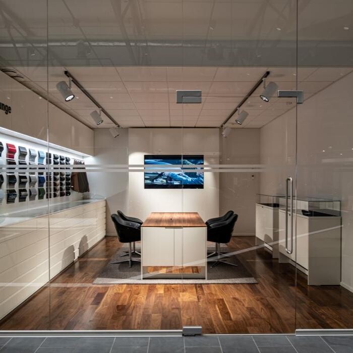 Images Porsche Center Espoo