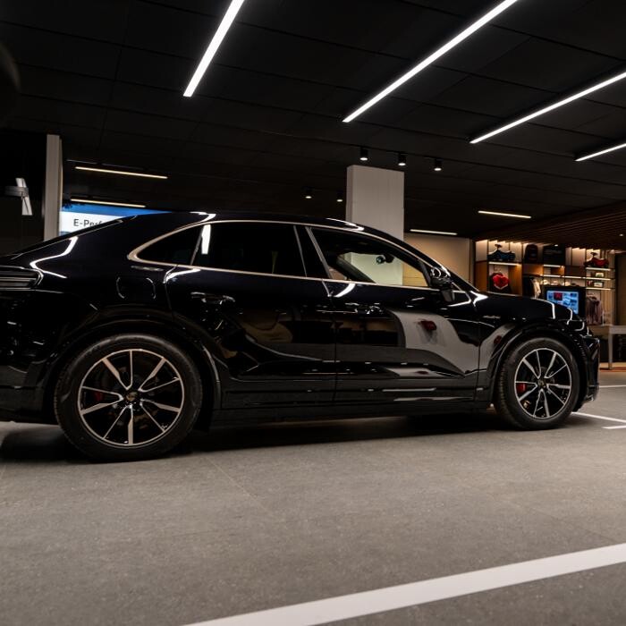 Images Porsche Store Oulu