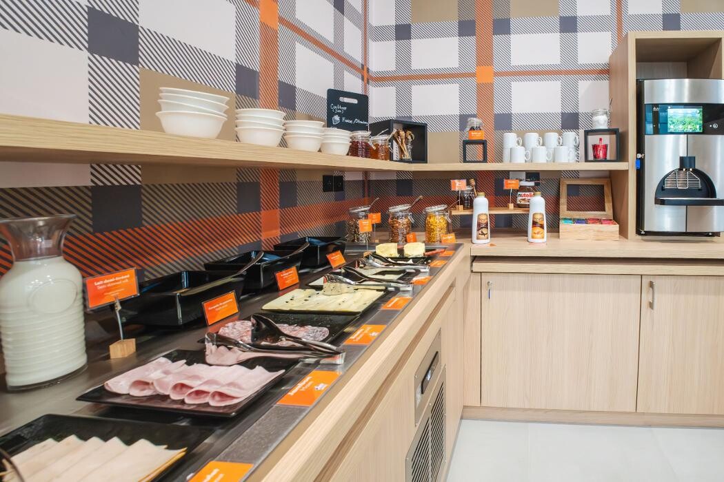 Images easyHotel Marseille Euromed