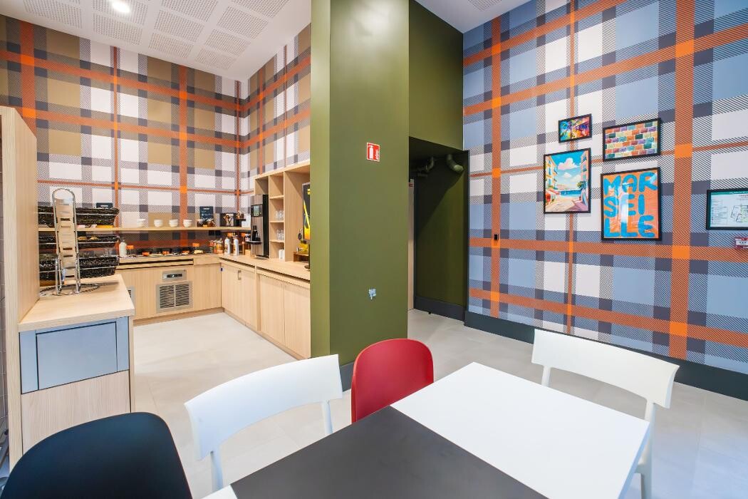 Images easyHotel Marseille Euromed