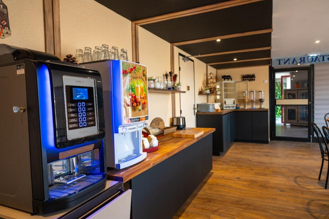 Images Hôtel L'Etoile Aéroport - A61