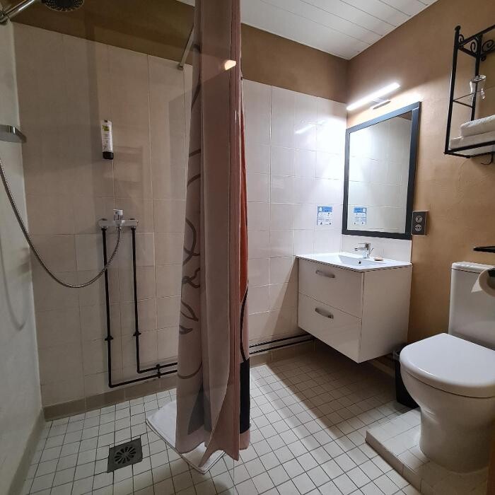 Images Hôtel L'Etoile Aéroport - A61