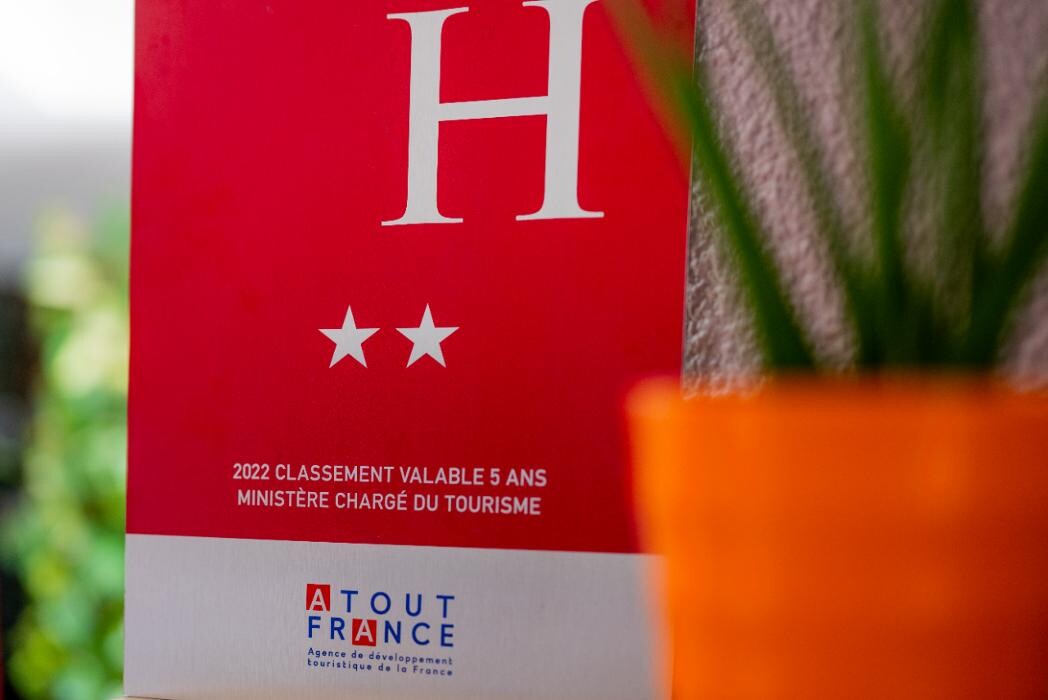 Images Hôtel L'Etoile Aéroport - A61