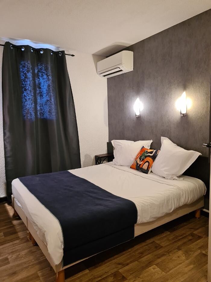 Images Hôtel L'Etoile Aéroport - A61