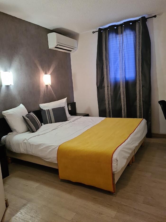 Images Hôtel L'Etoile Aéroport - A61