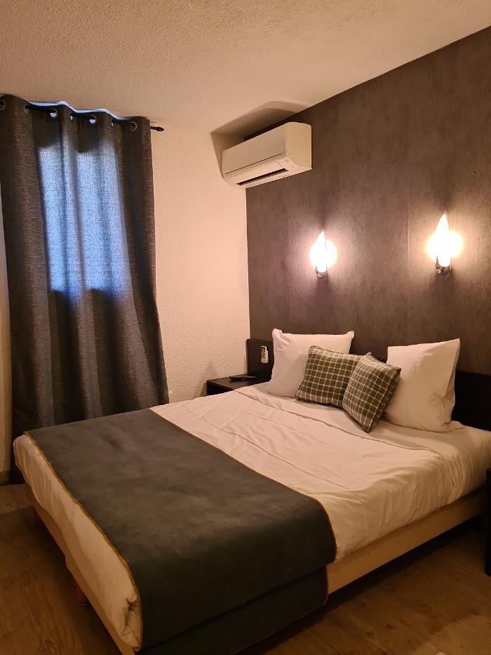 Images Hôtel L'Etoile Aéroport - A61