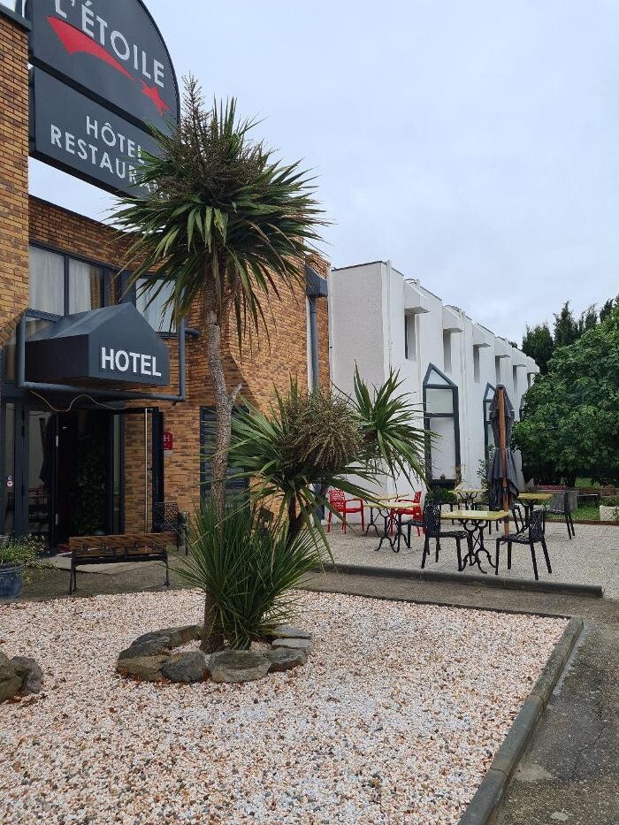 Images Hôtel L'Etoile Aéroport - A61