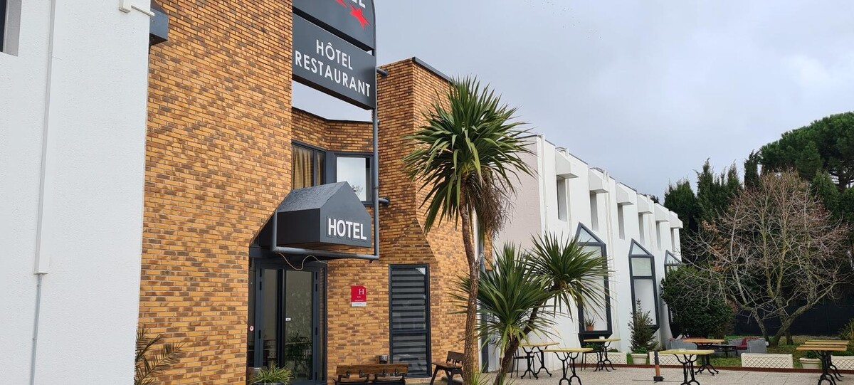 Images Hôtel L'Etoile Aéroport - A61