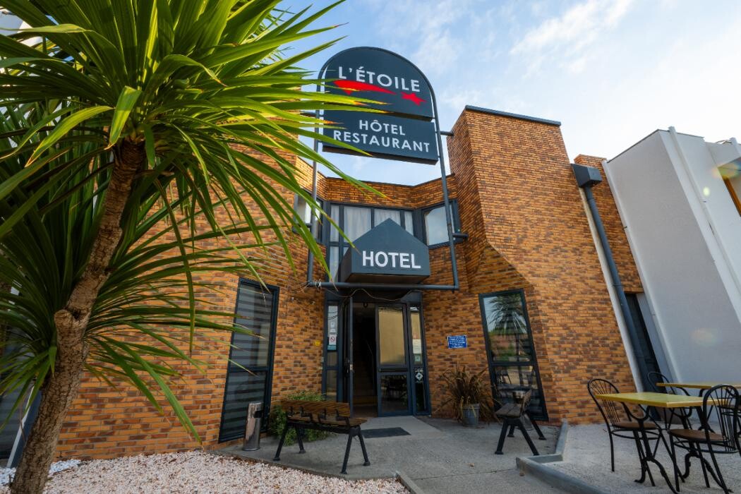 Images Hôtel L'Etoile Aéroport - A61