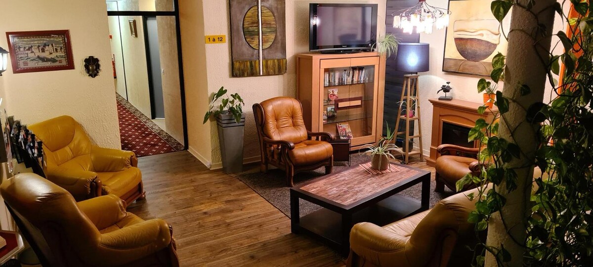 Images Hôtel L'Etoile Aéroport - A61