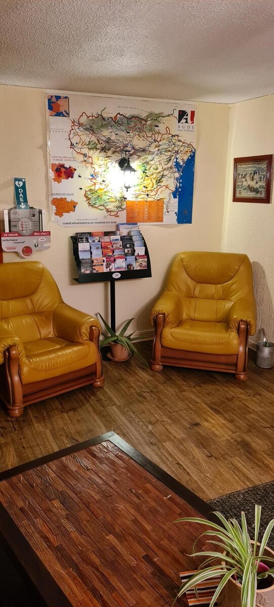 Images Hôtel L'Etoile Aéroport - A61