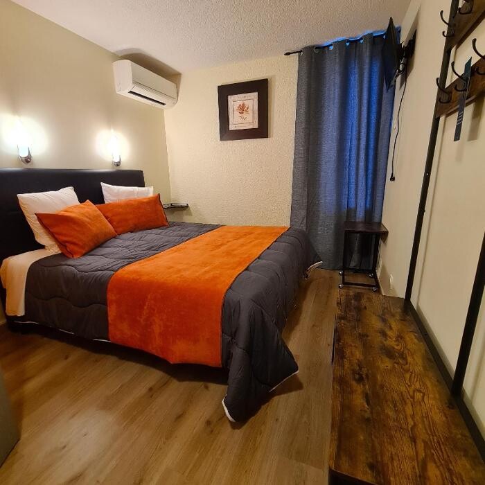 Images Hôtel L'Etoile Aéroport - A61