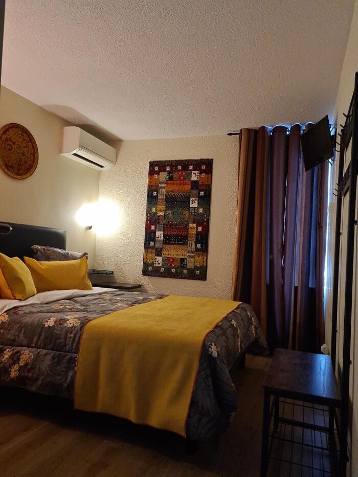 Images Hôtel L'Etoile Aéroport - A61