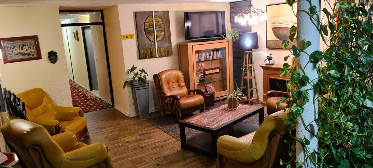 Images Hôtel L'Etoile Aéroport - A61