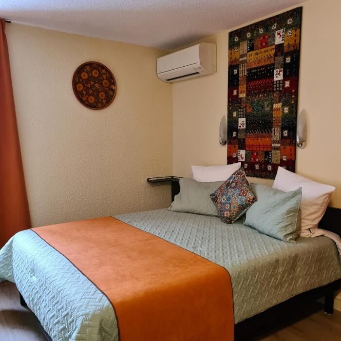 Images Hôtel L'Etoile Aéroport - A61